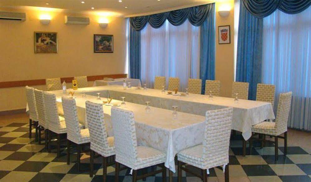 Hotel Petka 3*