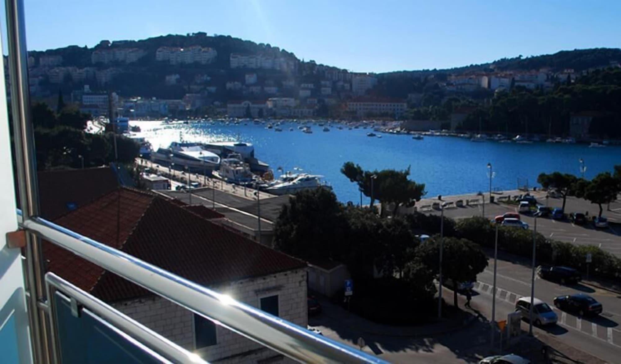 Petka Hotel 3*